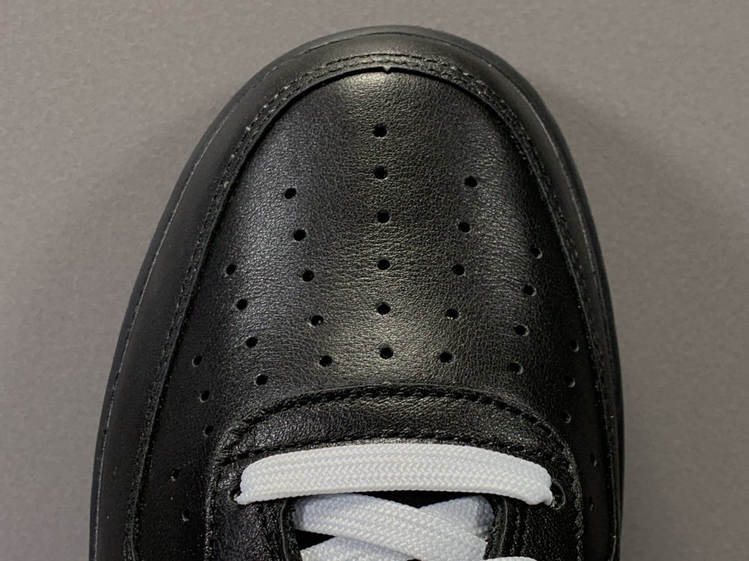 AF 1 Low '07 OW MoMA