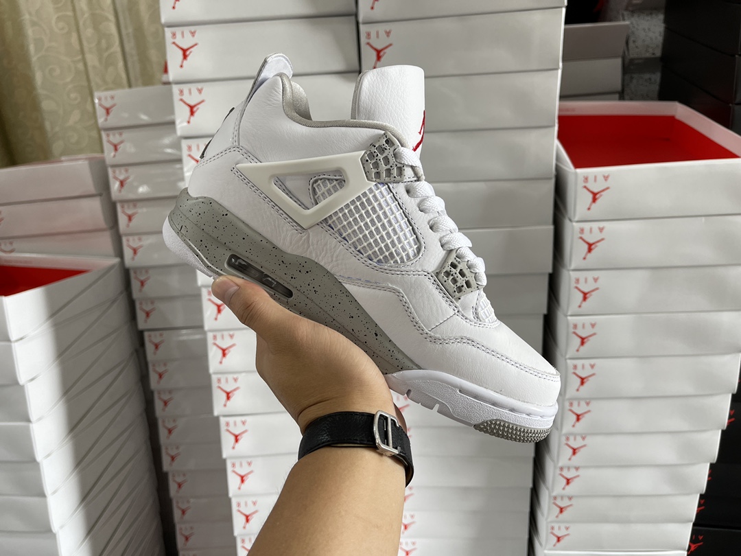 4's Retro White Oreo