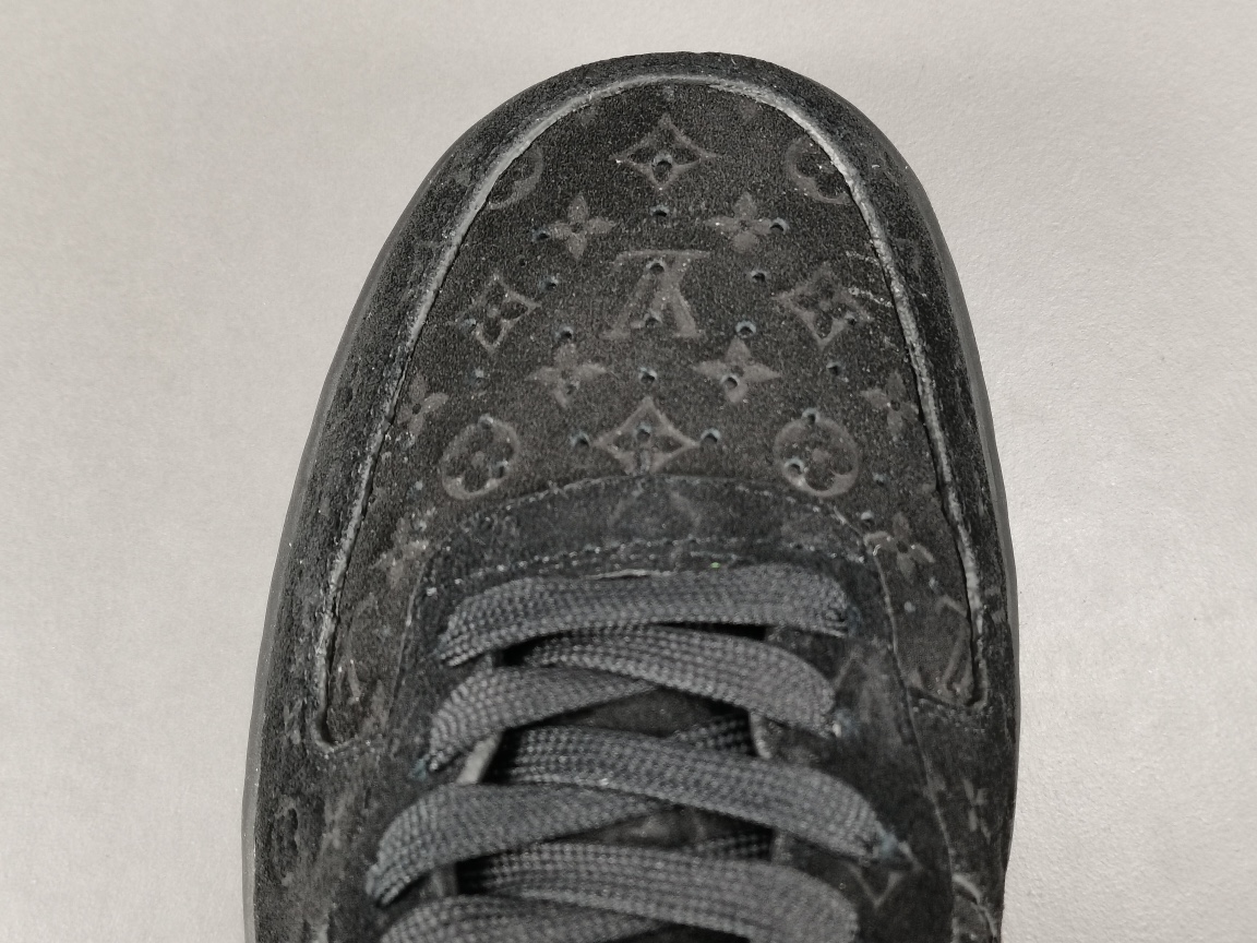 By Virgil Abloh Black