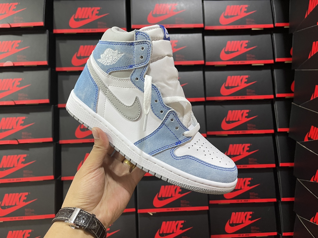 1's Retro High OG Hyper Royal