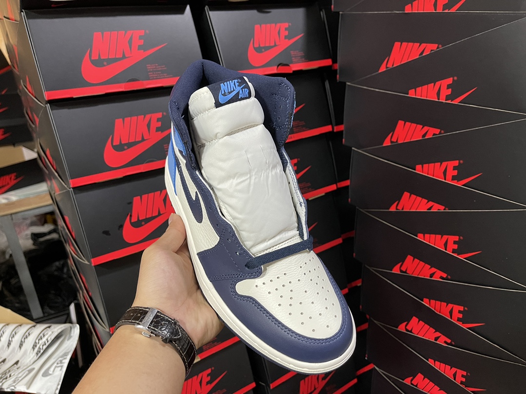 1's Retro High OG “Obsidian University Blue”