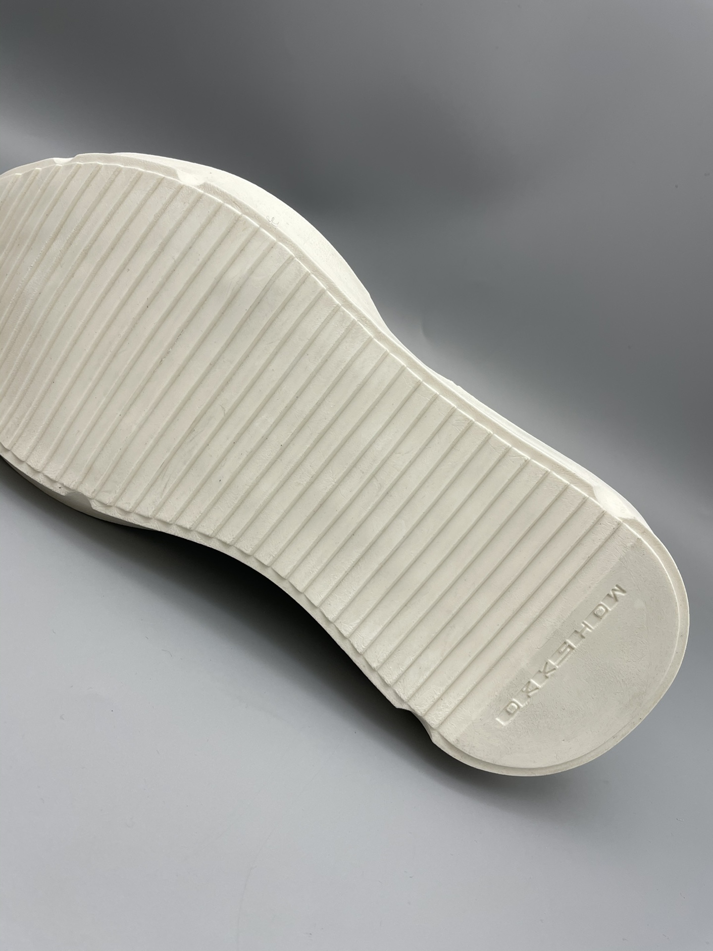 DRKSHDW Abstract Low Black Milk