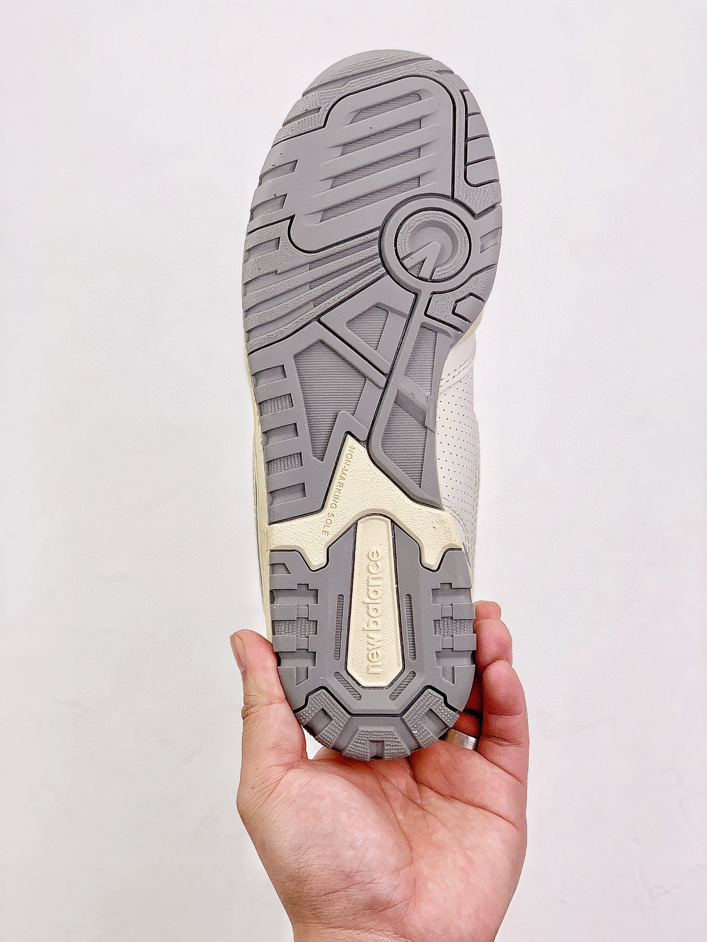 550 Aime Leon Dore White Grey