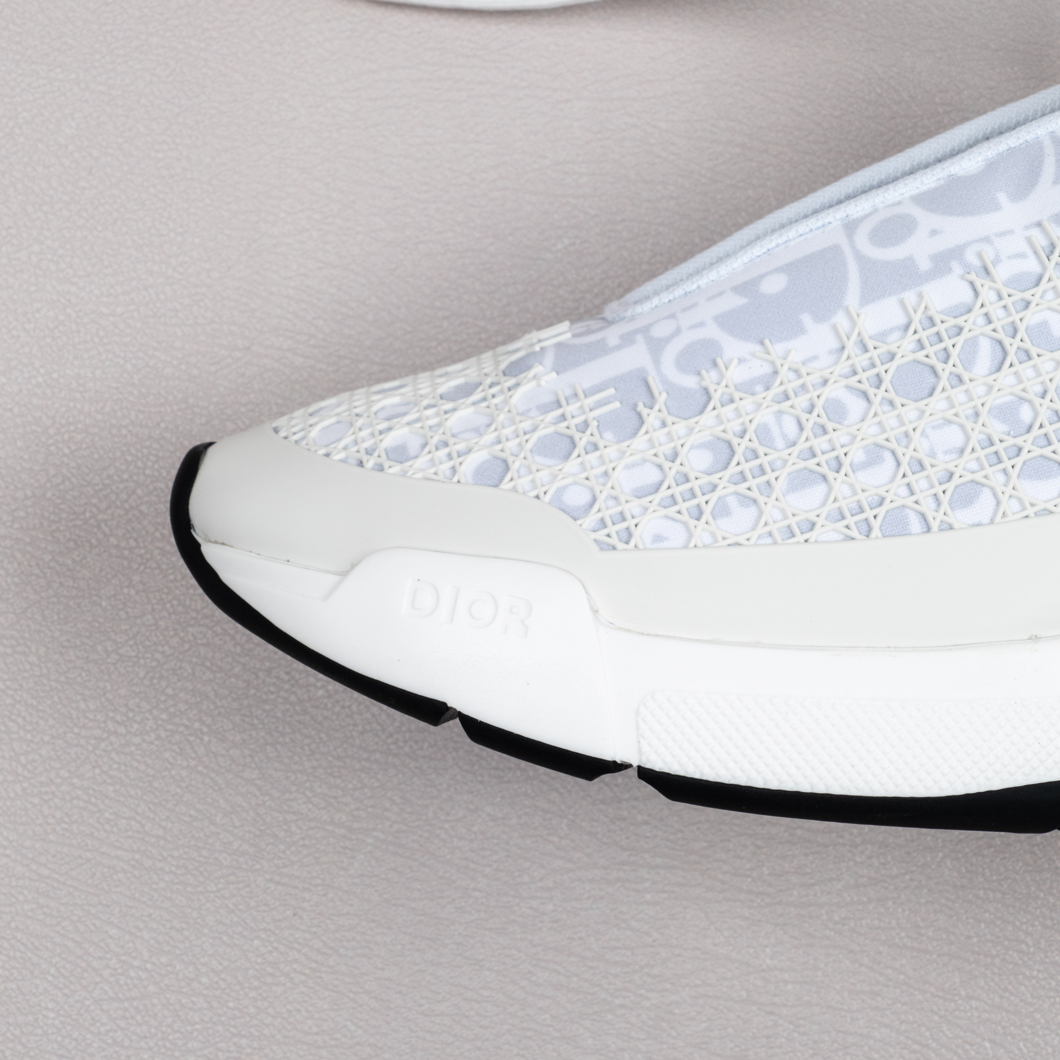 【Free shipping】男女鞋 DlOR 运动休闲老爹鞋松紧鞋带白色