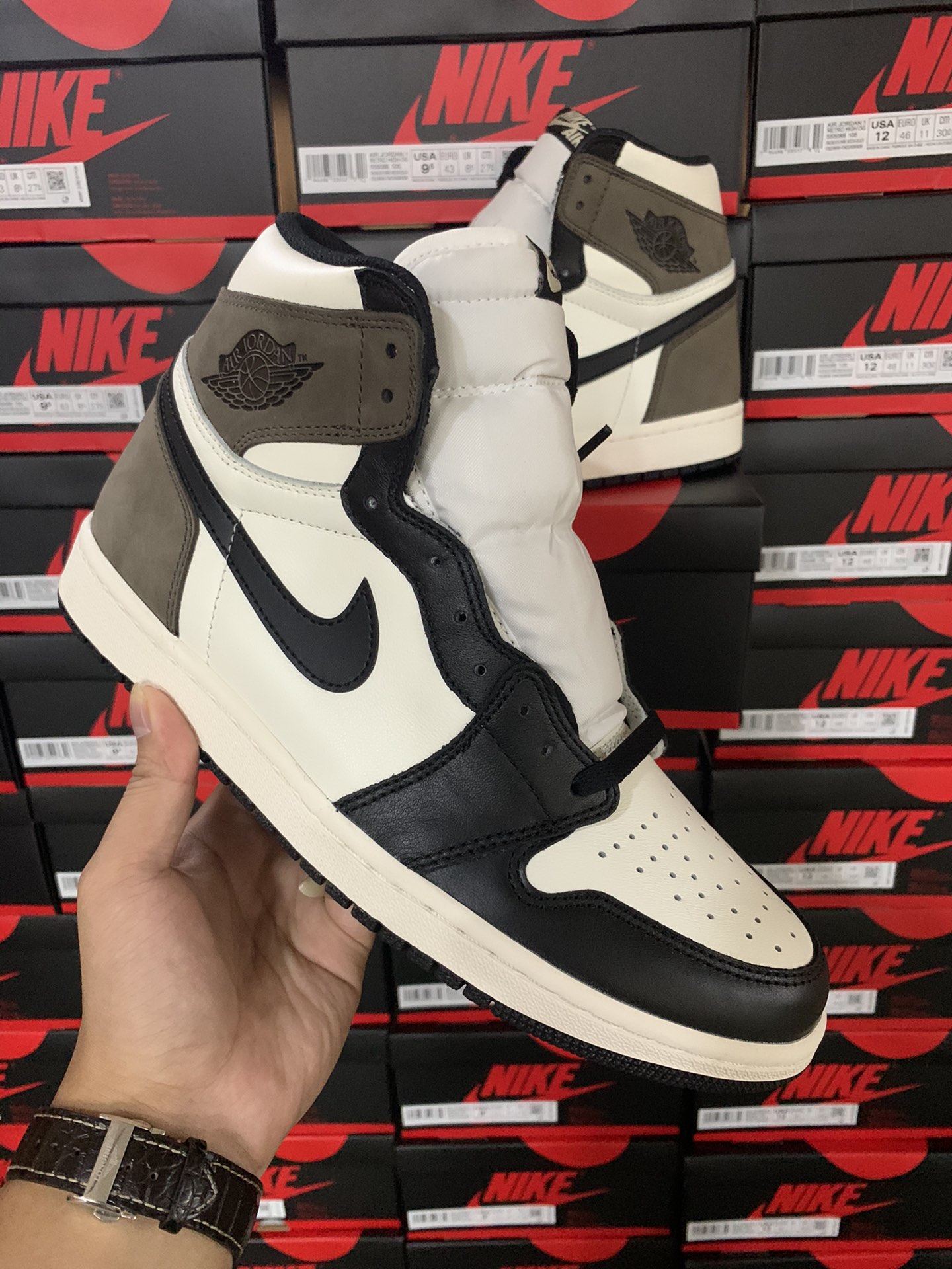 1's Retro High Dark Mocha 555088-105