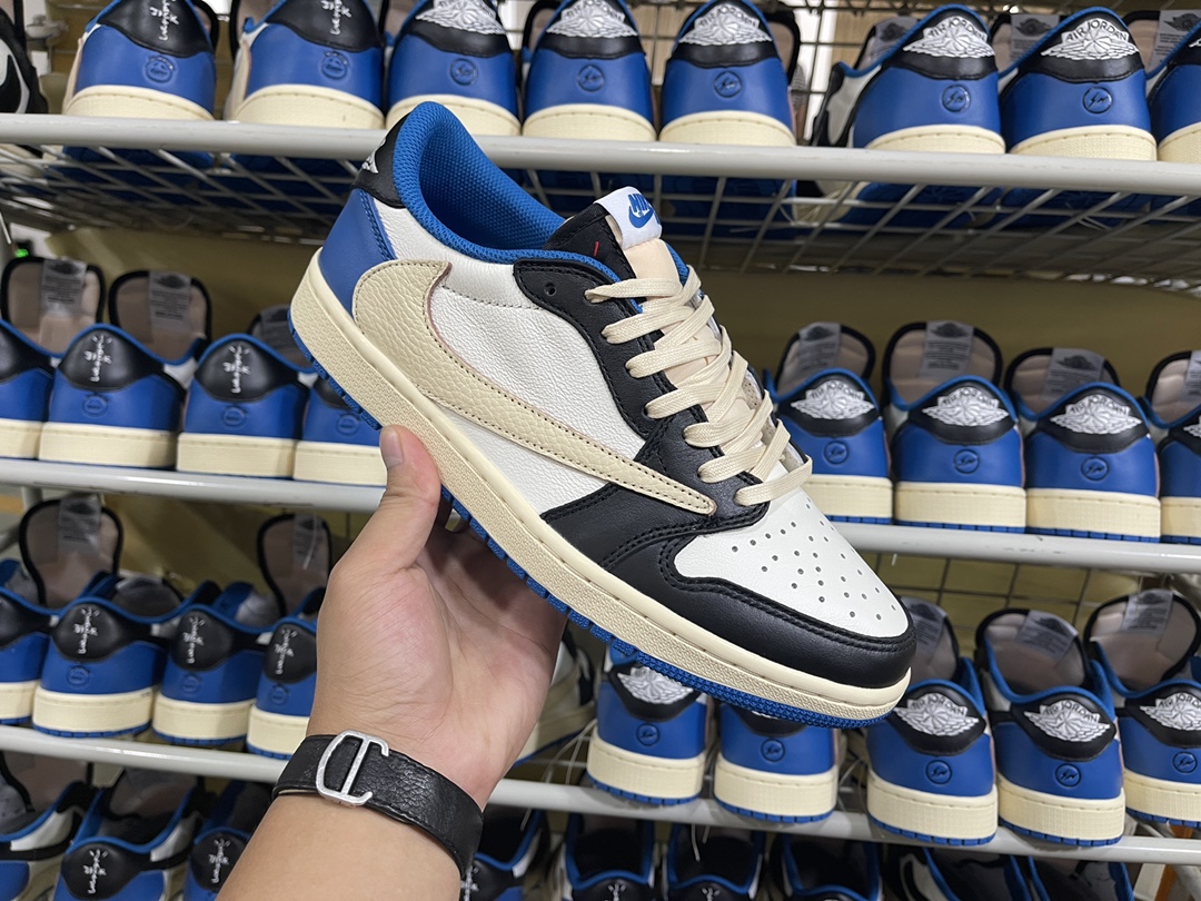 1's Low fragment design x Travis Scott