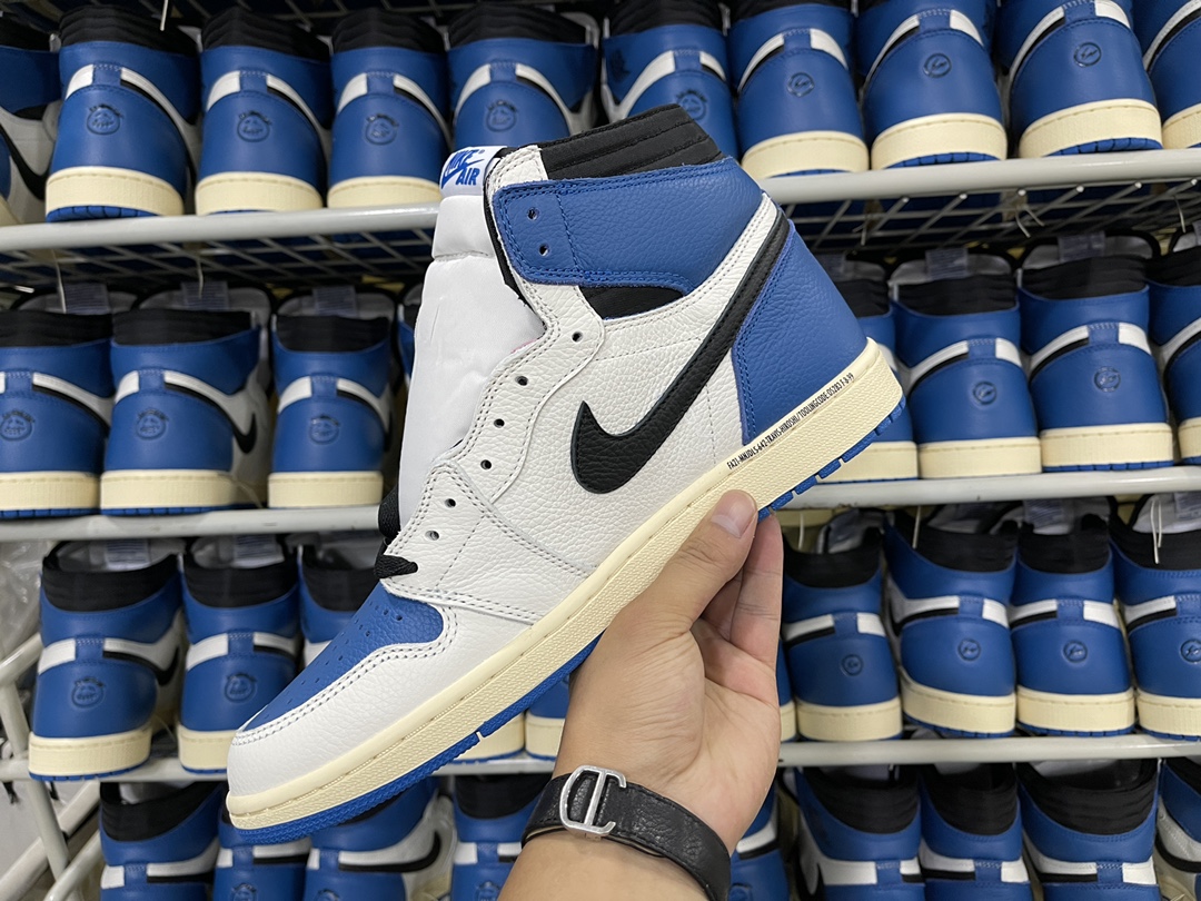 1's High OG SP Fragment x Travis Scott
