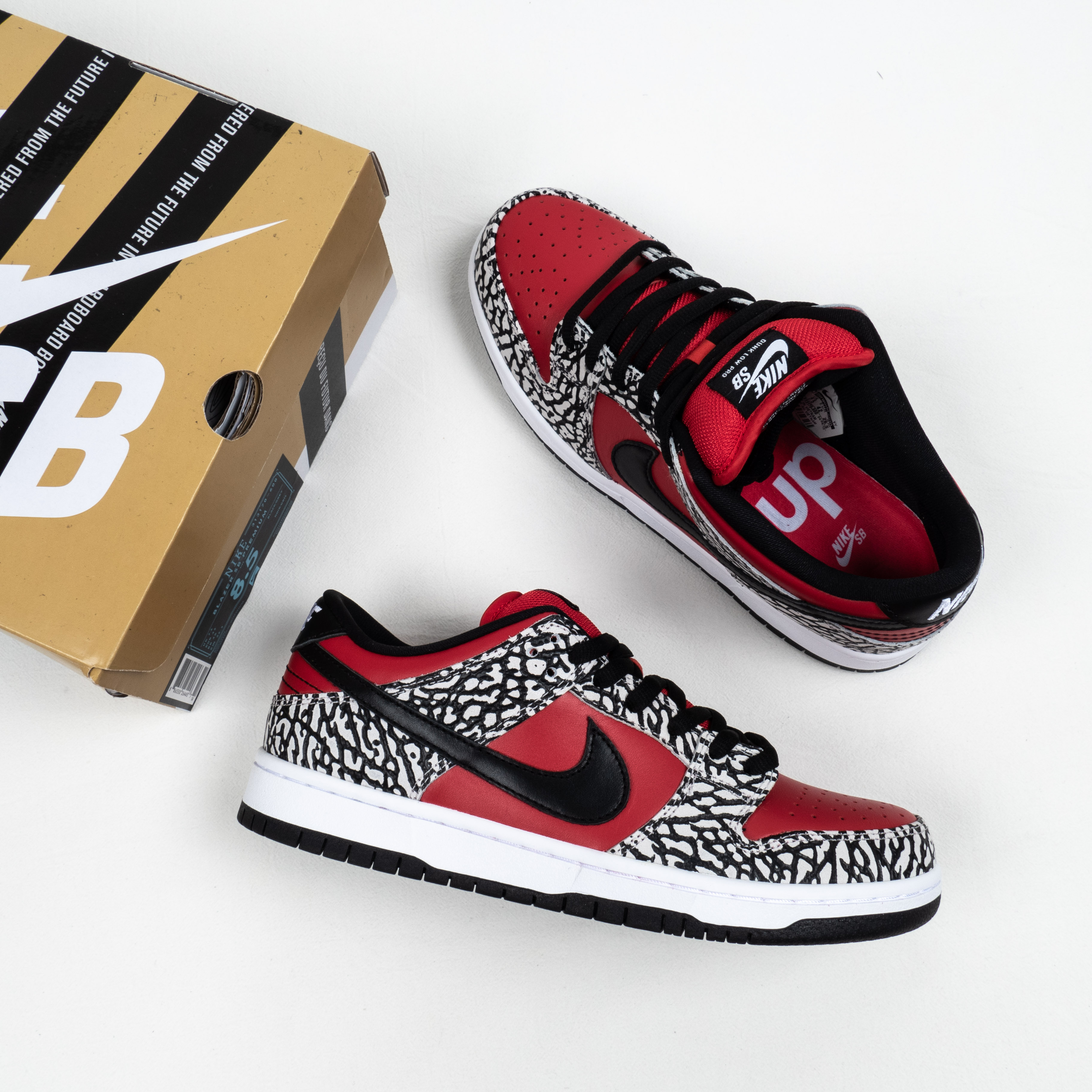 Dunk SB Low Supreme Red Cement