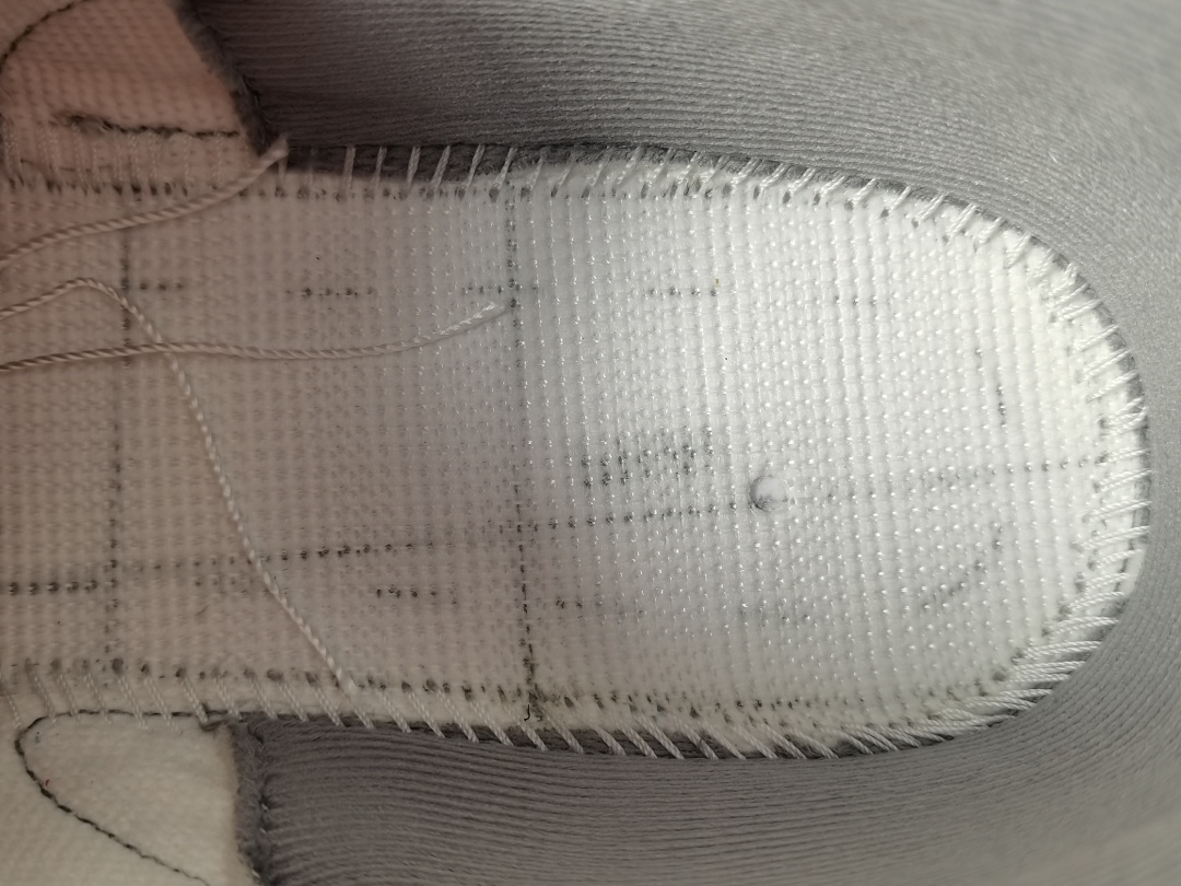 3's Retro Fire Red (2022)