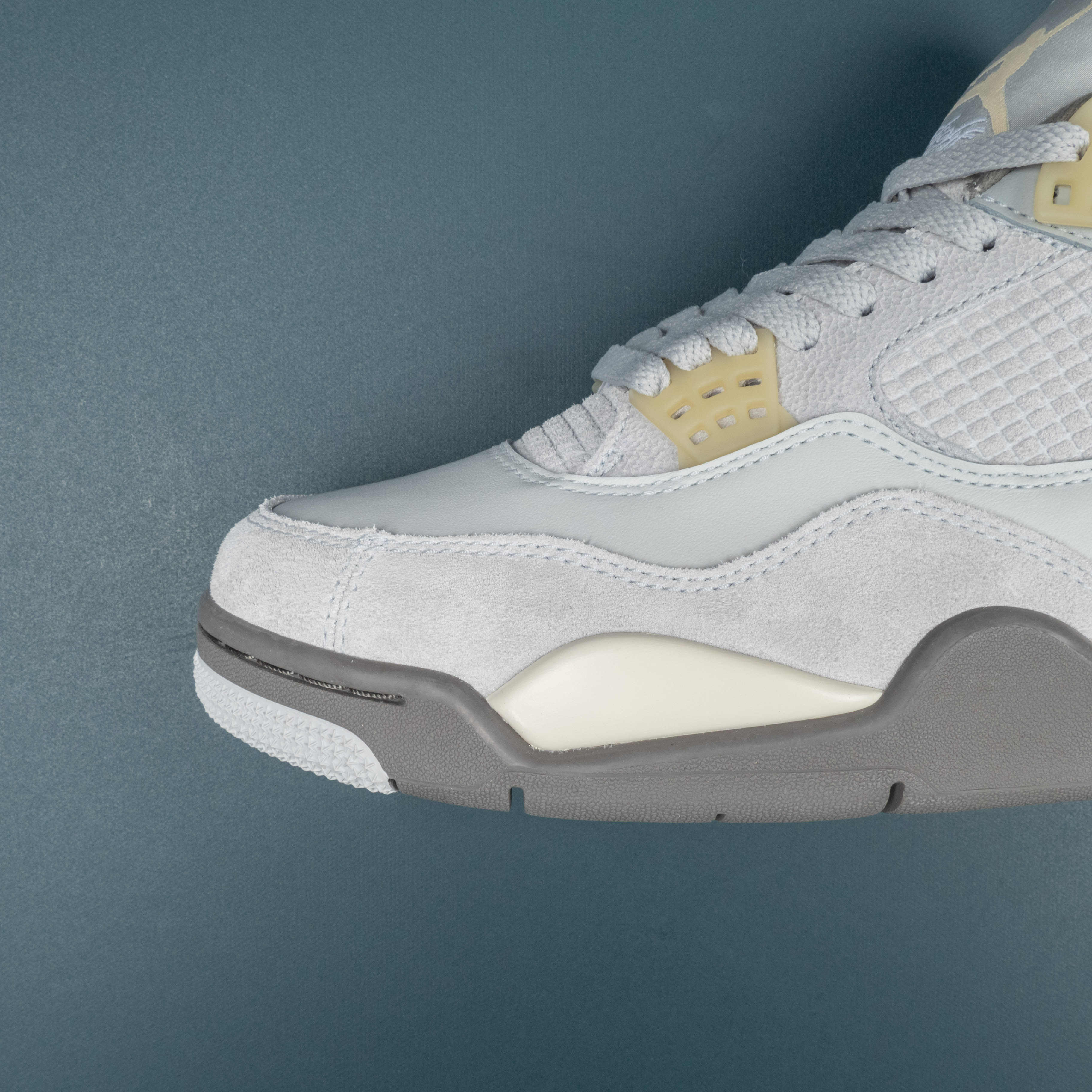 4s Retro SE Craft Photon Dust