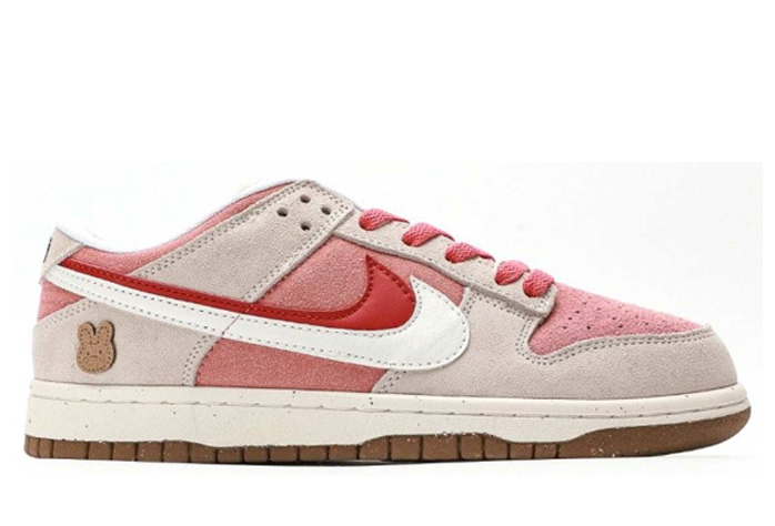 SB Dunk Low SE 85