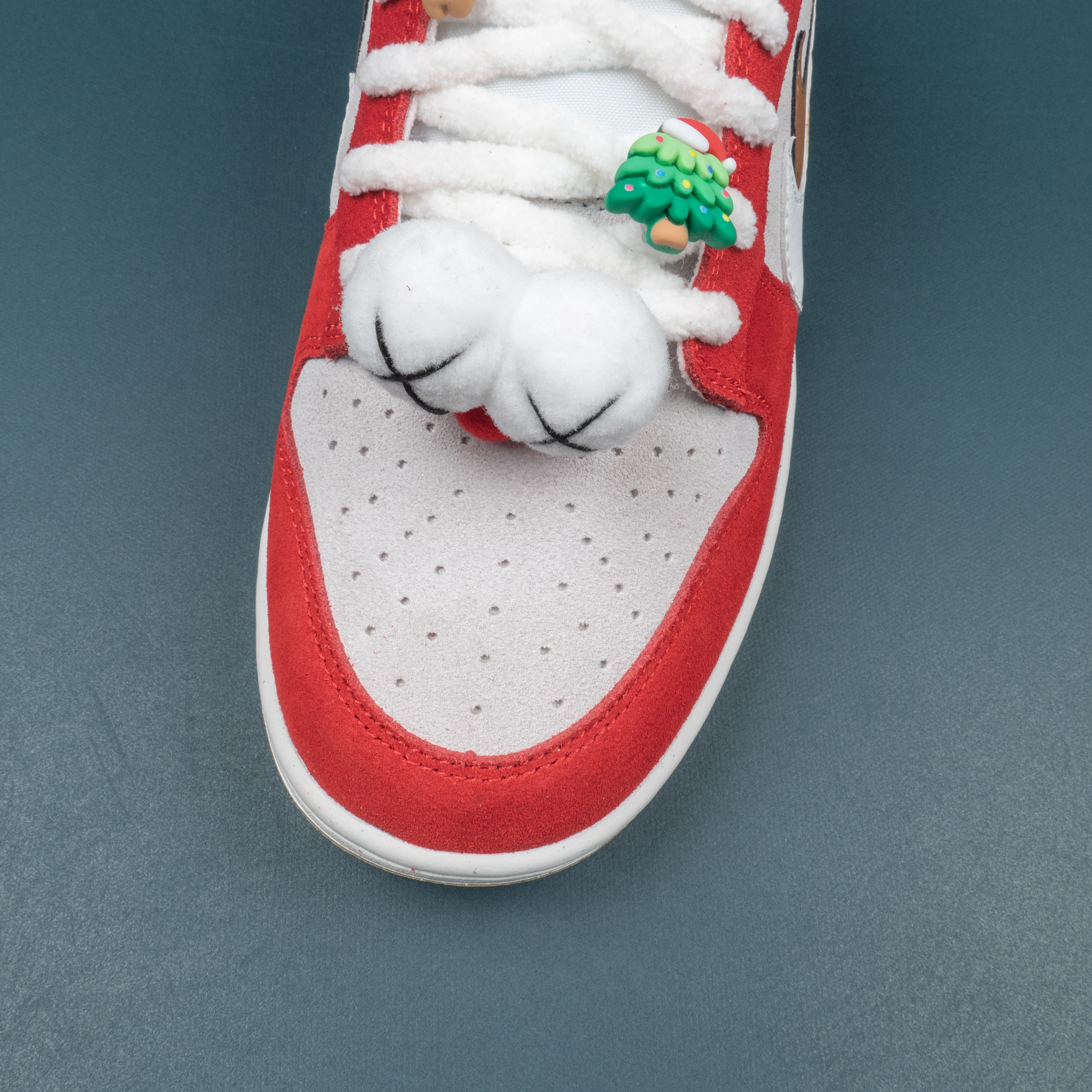 Dunk Low SE 85 'Christmas'