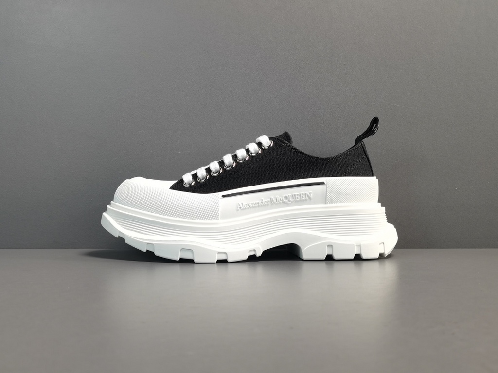 Tread Slick Low Lace Up Black White