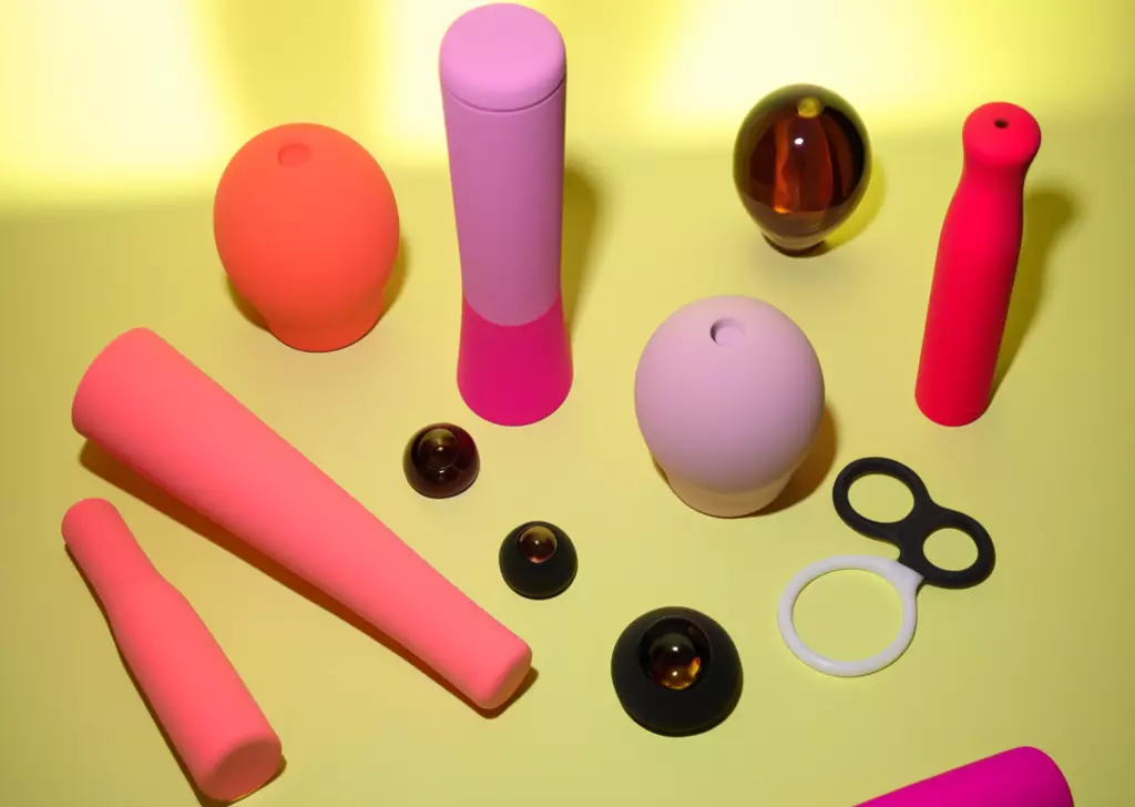 Your Cycle, Your Pleasure – How to Sync Sex Toy Use with Your Menstrual Phase - smoochlovers