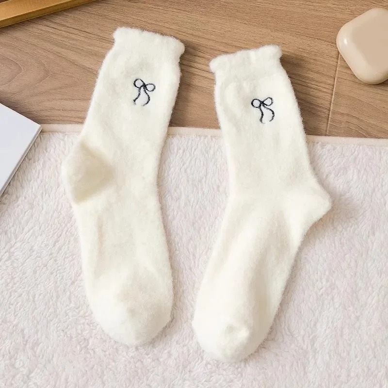 5pairs Cozy Hairy Mink Velvet Socks Bow Autumn Winter Hosiery Thickened Plush Socks Warm Sleep Home Fluffy Socks for Women Girls CTWZ511020