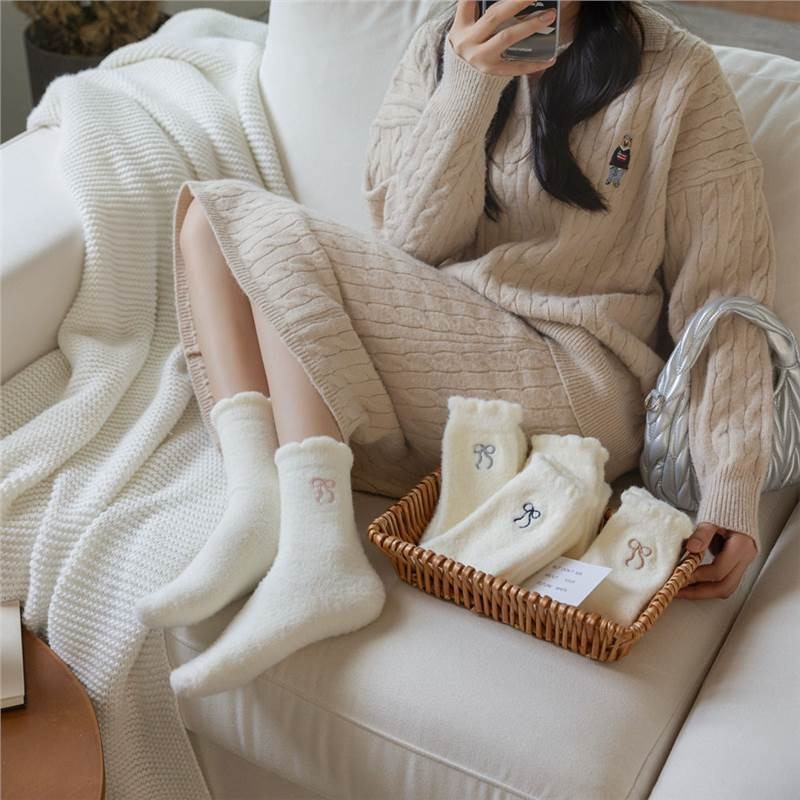 5pairs Cozy Hairy Mink Velvet Socks Bow Autumn Winter Hosiery Thickened Plush Socks Warm Sleep Home Fluffy Socks for Women Girls CTWZ511020