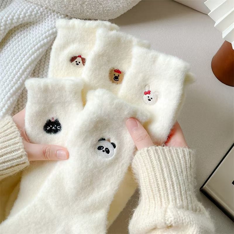 5 Pairs Fuzzy Socks for Women, Cute Smile Face Cartoon, Cozy Plush House Socks，Ultra Plush Sleep Slipper Socks, Cozy Cute Socks