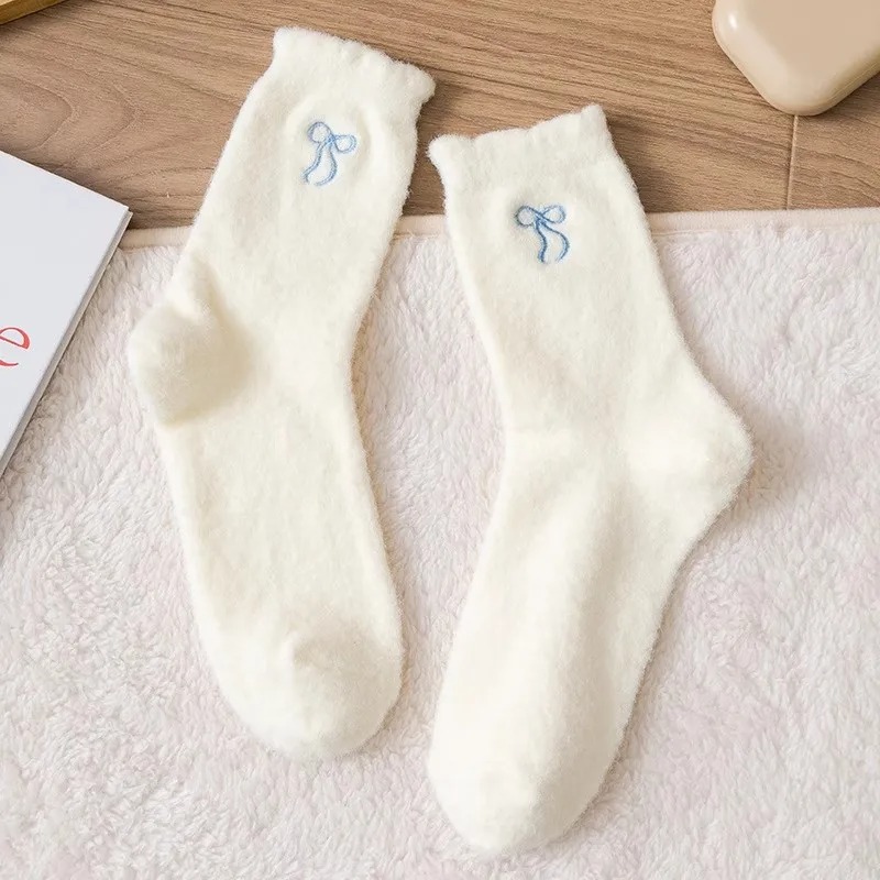 5pairs Cozy Hairy Mink Velvet Socks Bow Autumn Winter Hosiery Thickened Plush Socks Warm Sleep Home Fluffy Socks for Women Girls CTWZ511020