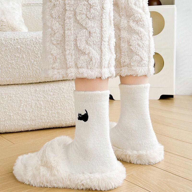 1 pairs Autumn Winter Home Fluffy Socks Thickened Plush Warm Cute Cat Cozy Hairy Mink Velvet Floor Socks Soft Sleeping Socks