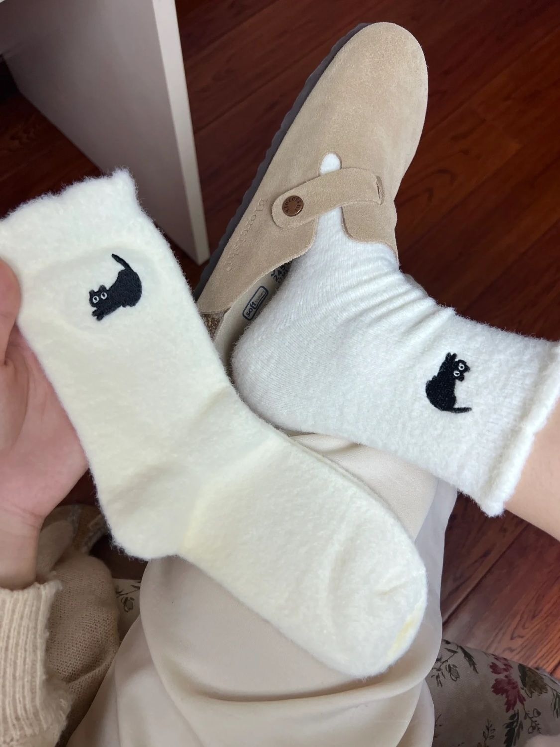 1 pairs Autumn Winter Home Fluffy Socks Thickened Plush Warm Cute Cat Cozy Hairy Mink Velvet Floor Socks Soft Sleeping Socks