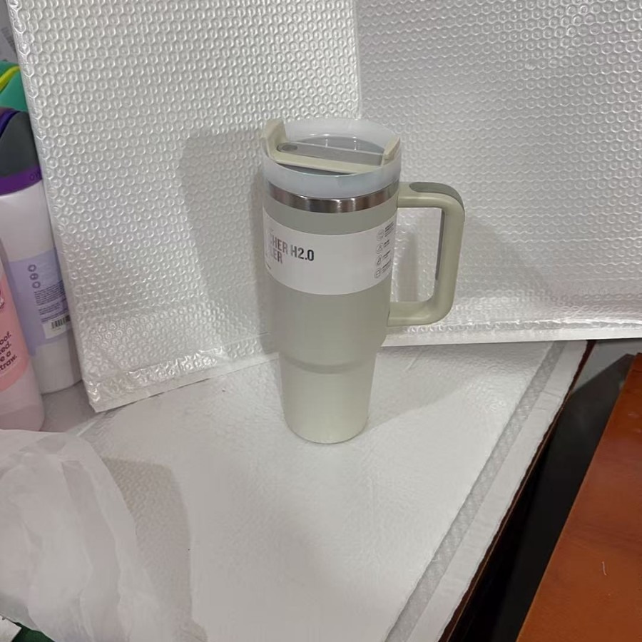 2025New Arrivals Thermal Coffee Cup with Straw Stainless Steel Vacuum Insulated Tumbler 40oz Thermal Iced Travel Cup for Outdoor