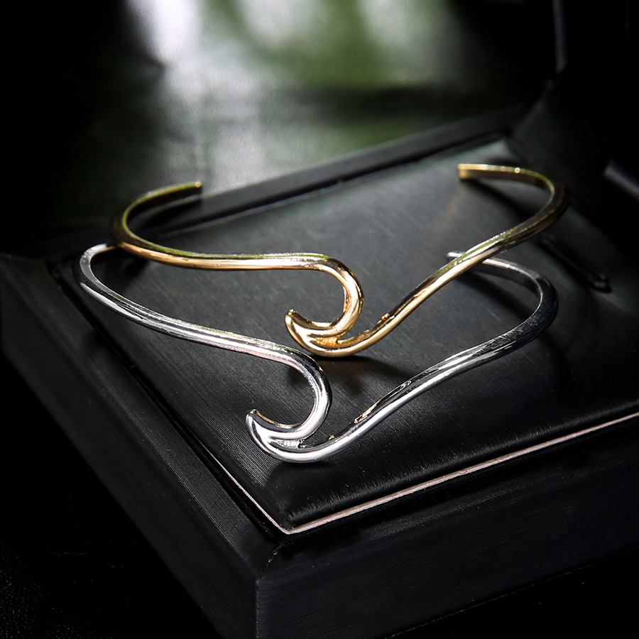 Bangles for Women Irregular Wave Twisted Stainless Steel Open Cuff Bracelets Silvery Gold Girl Fashion Jewelry Birthday Gifts SZ2021221