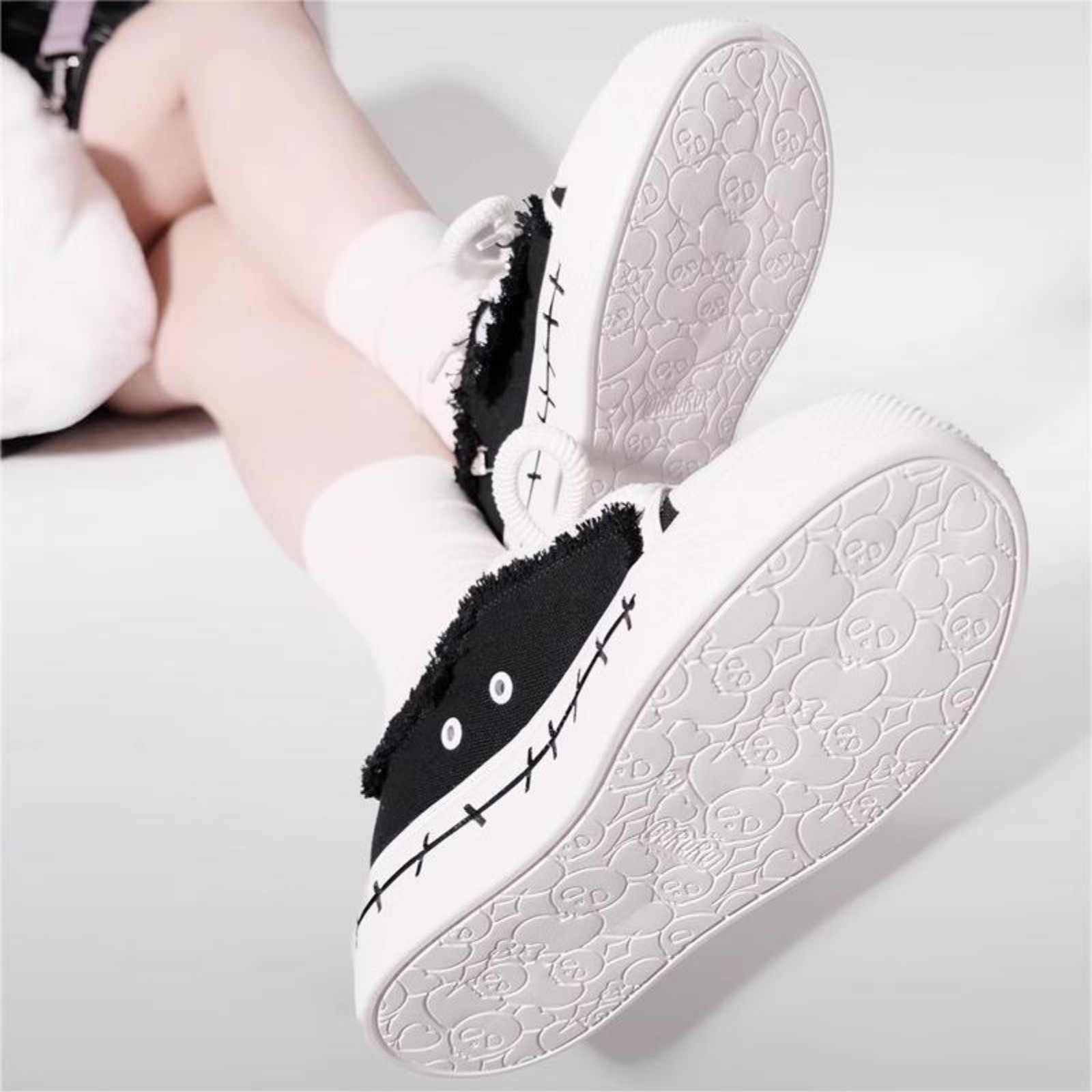 Y2K Goth Platform Canvas Sneakers - Retro Chunky Sole Women's Shoes, Punk Style Comfortable Walking Shoes, Vintage Y2K Aesthetic Sports Shoes