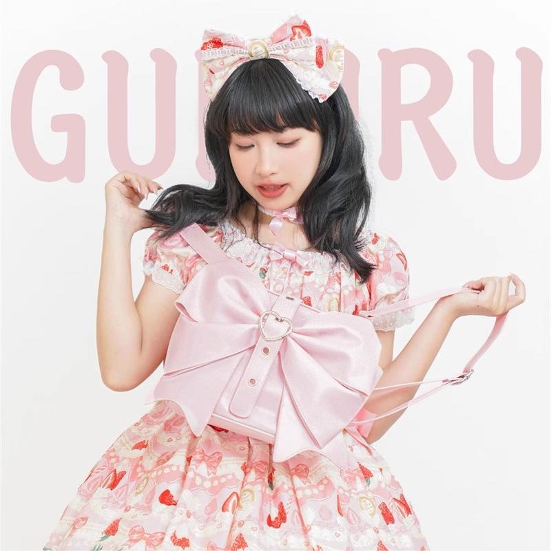 GURURU Oversized Bow Backpack – Cute and Edgy Y2K-Inspired Design