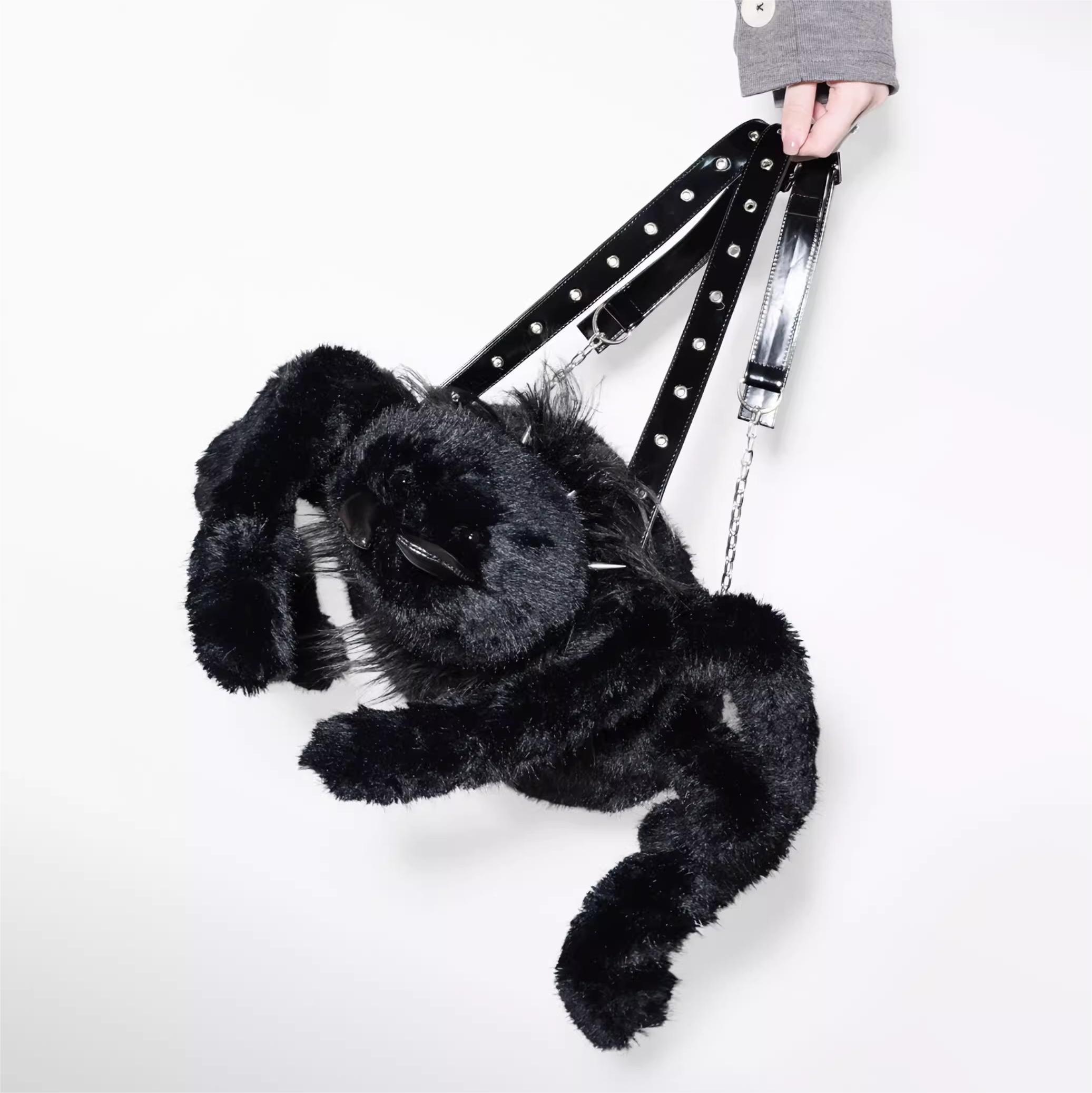 GURURU Giant Spider Plush Bag – Edgy and Adorable Statement Piece