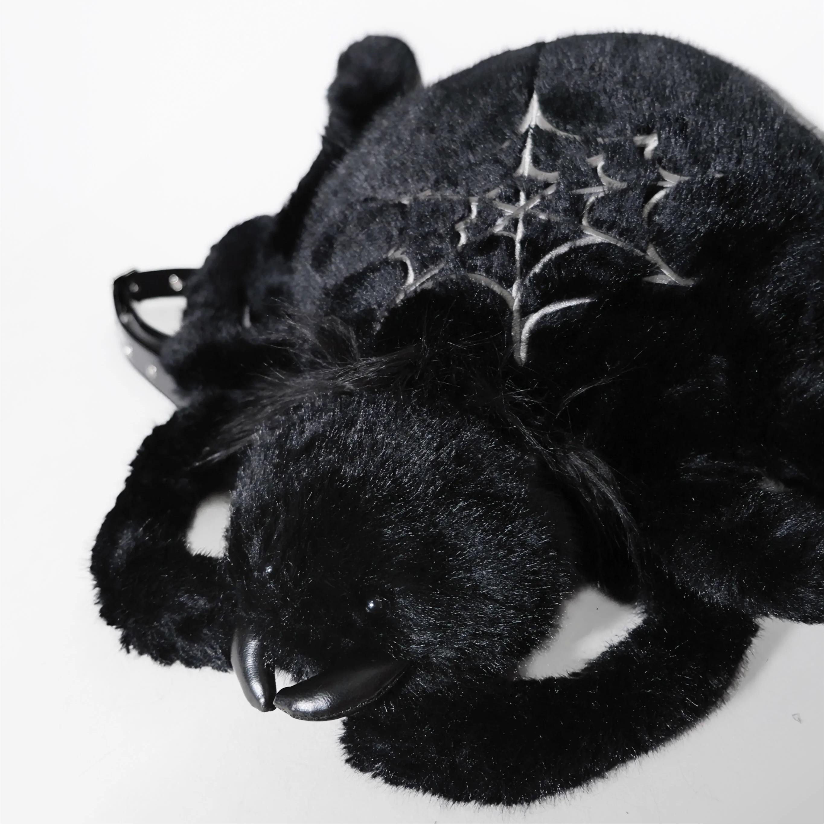 GURURU Giant Spider Plush Bag – Edgy and Adorable Statement Piece