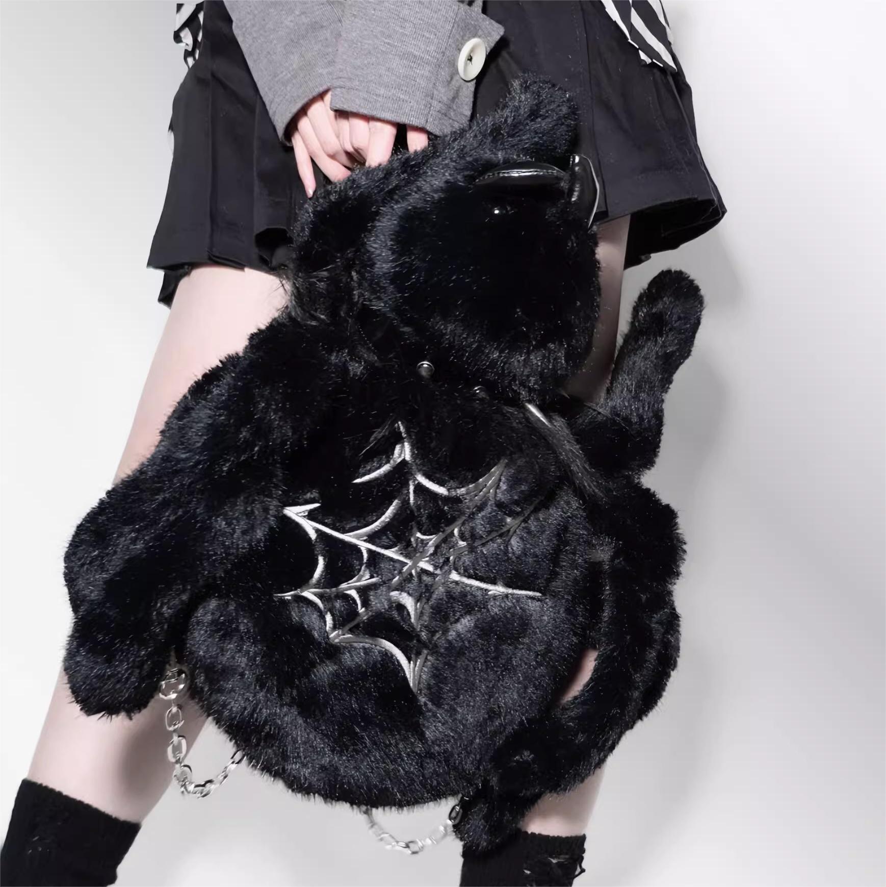 GURURU Giant Spider Plush Bag – Edgy and Adorable Statement Piece