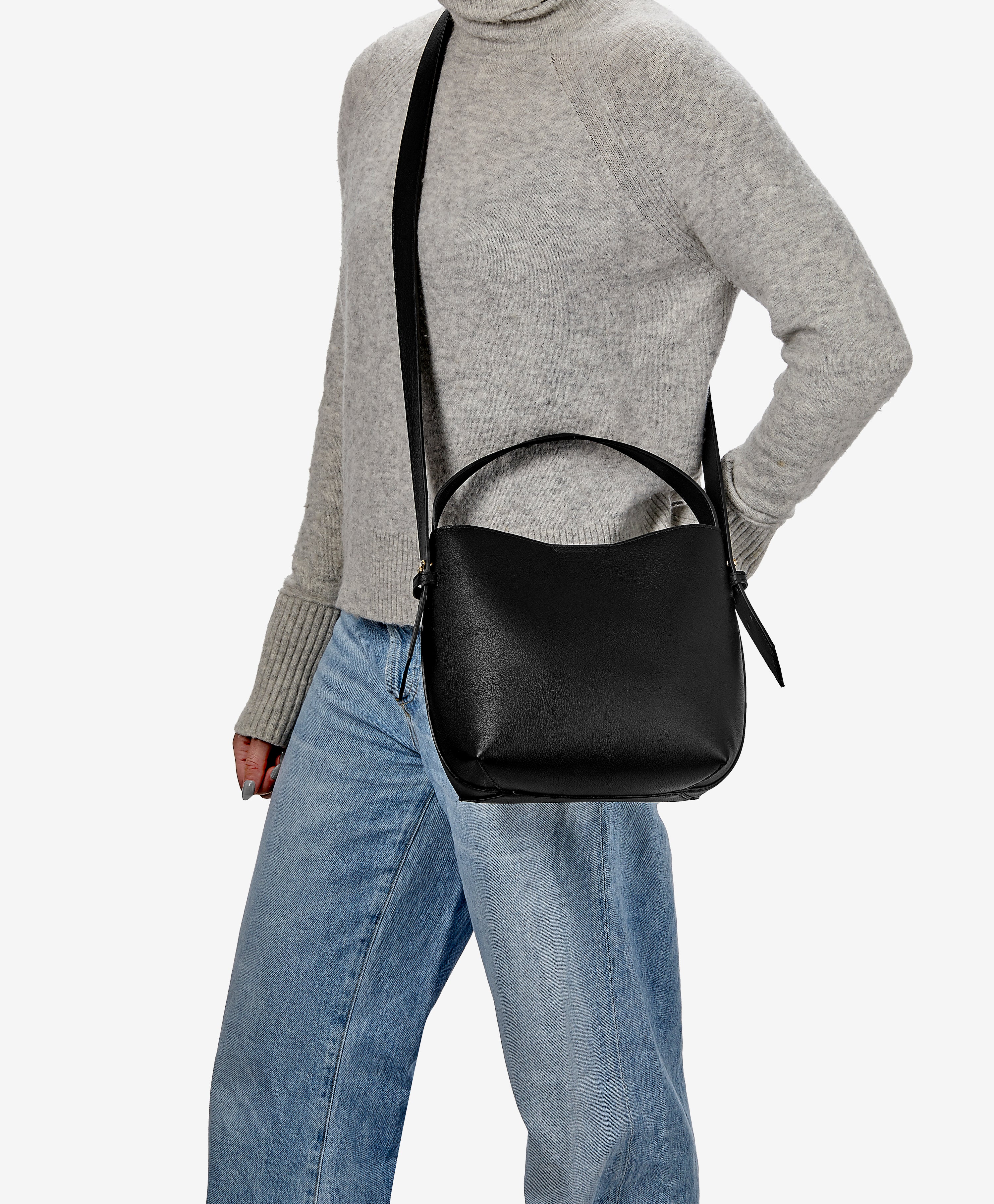 Selena Bucket Bag Black