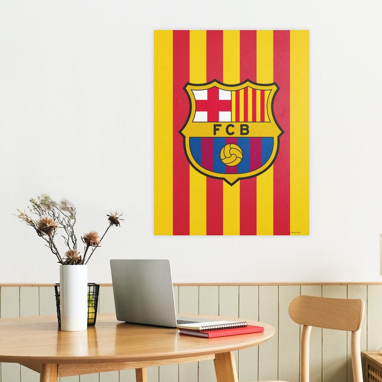 Crest yellow stripes