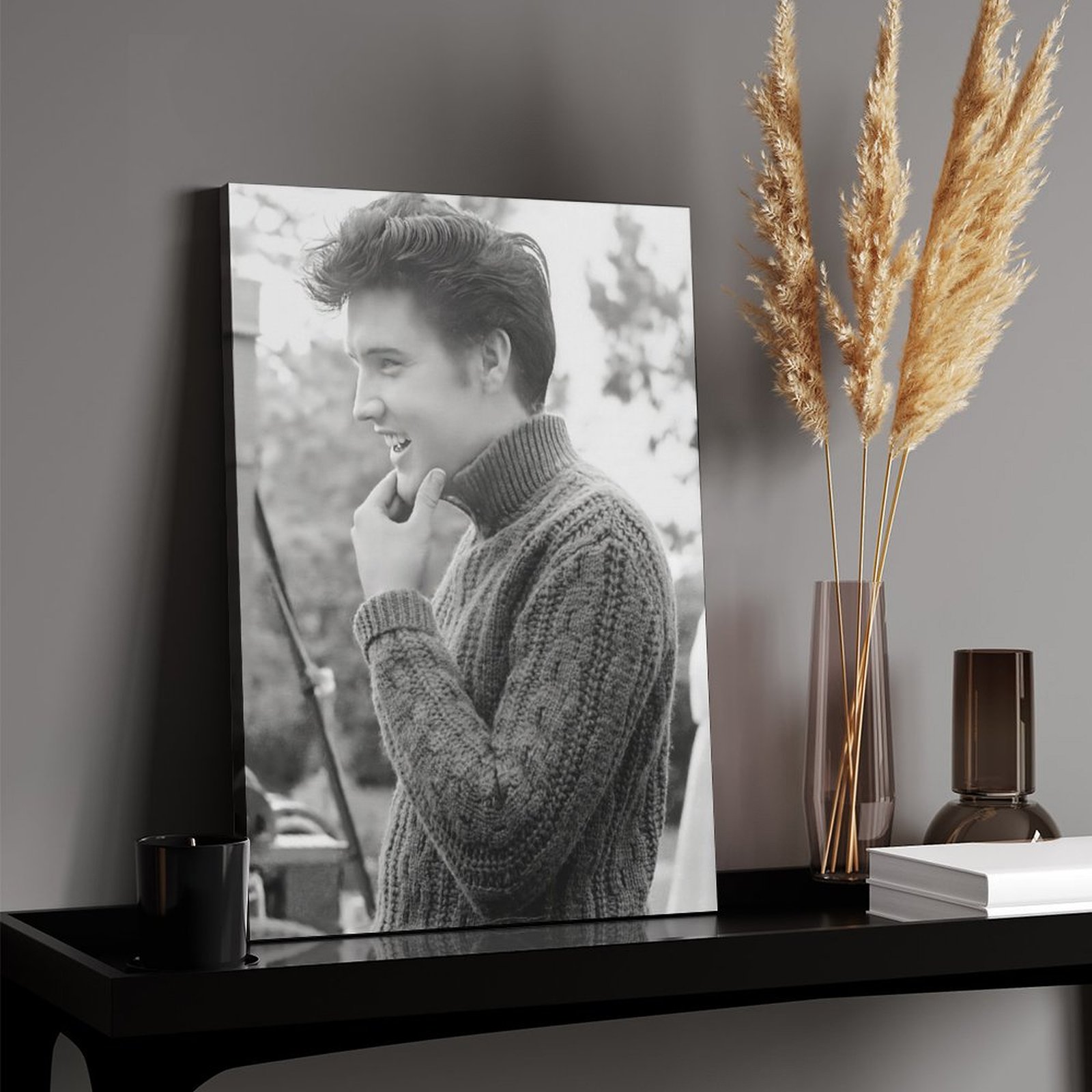 Elvis Presley photo 2