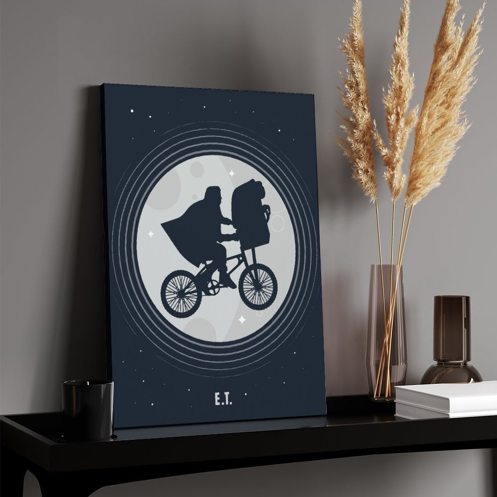 E.T. Minimalistic 1