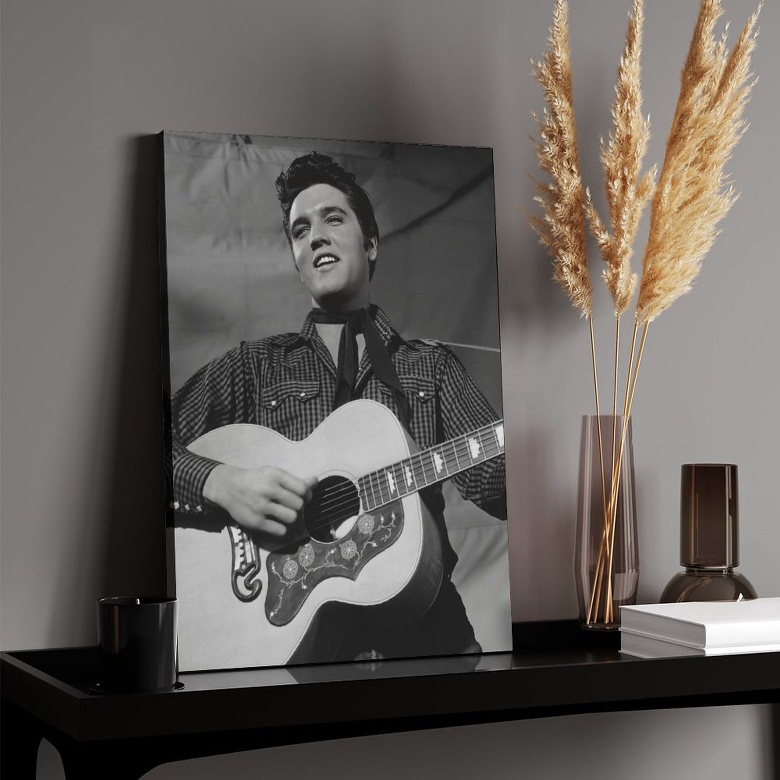 Elvis Presley photo 1