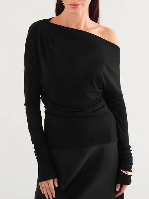 Off-shoulder pleated waist T-shirt