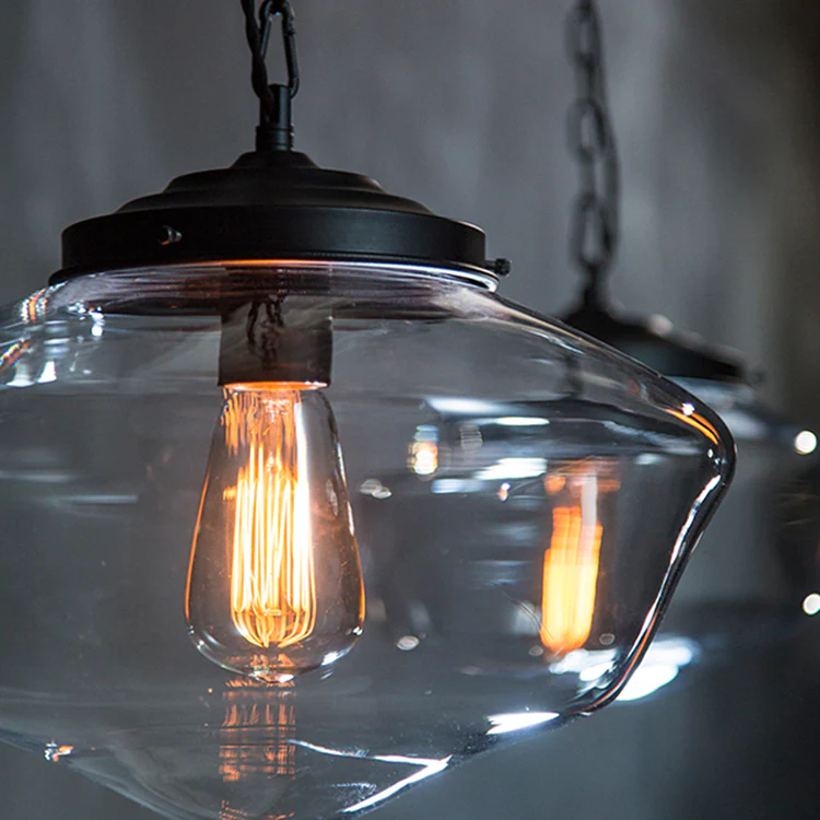 East college-pendant L