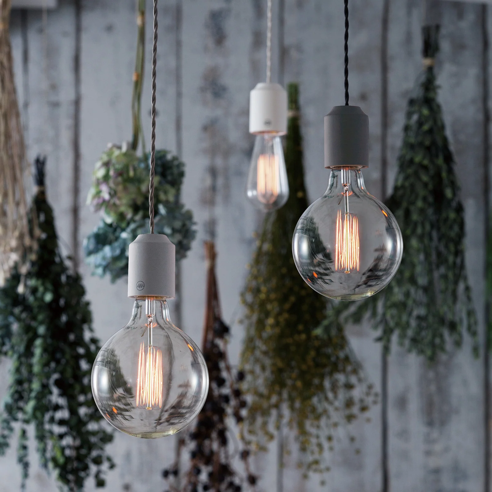 Ceramic Jupiter-pendant