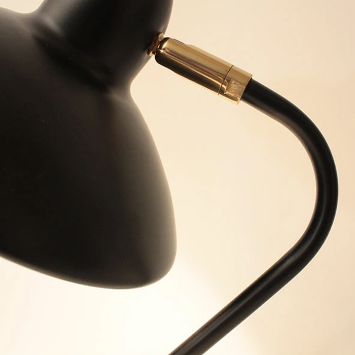 Arles デスクランプ・ブラック