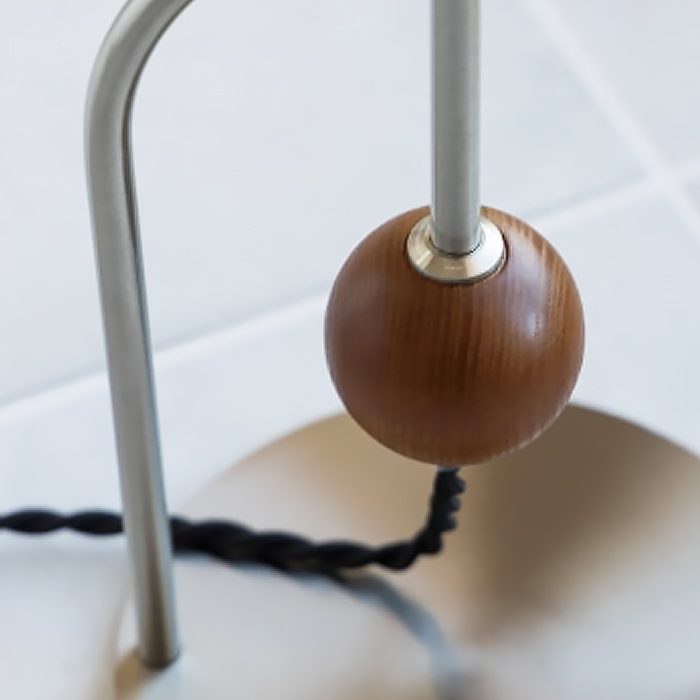 Stark フロアスタンド・シルバー色