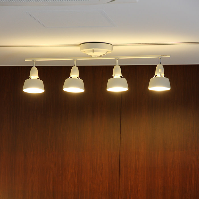 リモコン式 シーリングスポットライト・10~12畳 ホワイト