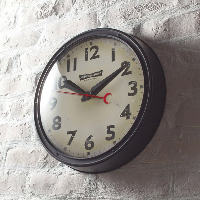 Engineered-clock | ブラック/ビンテージ・スイープムーブメント式