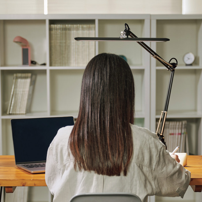 Z-10G デスクライト・ホワイト・昼白色・調光｜クランプ式