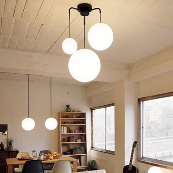 Sphere ペンダントライト ブラック 3灯｜乳白アクリル球体・リズムデザイン