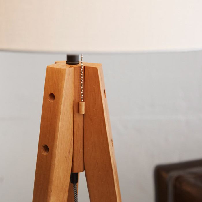 フロアスタンド 布・ホワイト色 バーチ材 リビング照明｜スタンドライト