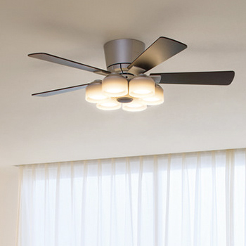 シーリングファンライト｜10畳・薄型・リバーシブル羽根・リモコン・シルバー