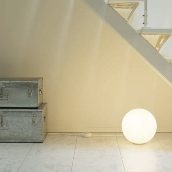 Sphere フロアスタンドライト ホワイト Mサイズ｜乳白アクリル球体