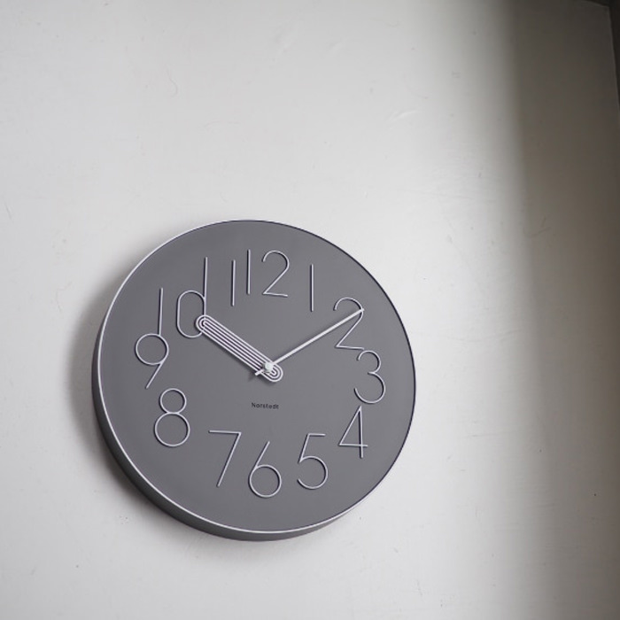 Bork 壁掛け時計 グレー・スイープムーブメント