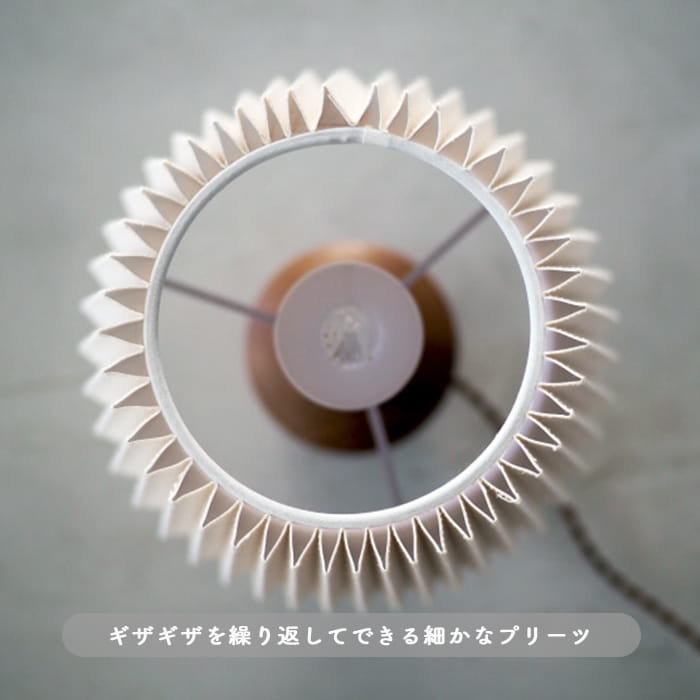 アンティーク調 テーブルライト 木 プリーツ｜寝室